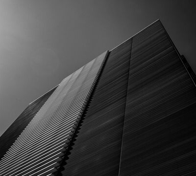 Modernes Haus vor rosa Himmel Modernes Haus vor rosa Himmel