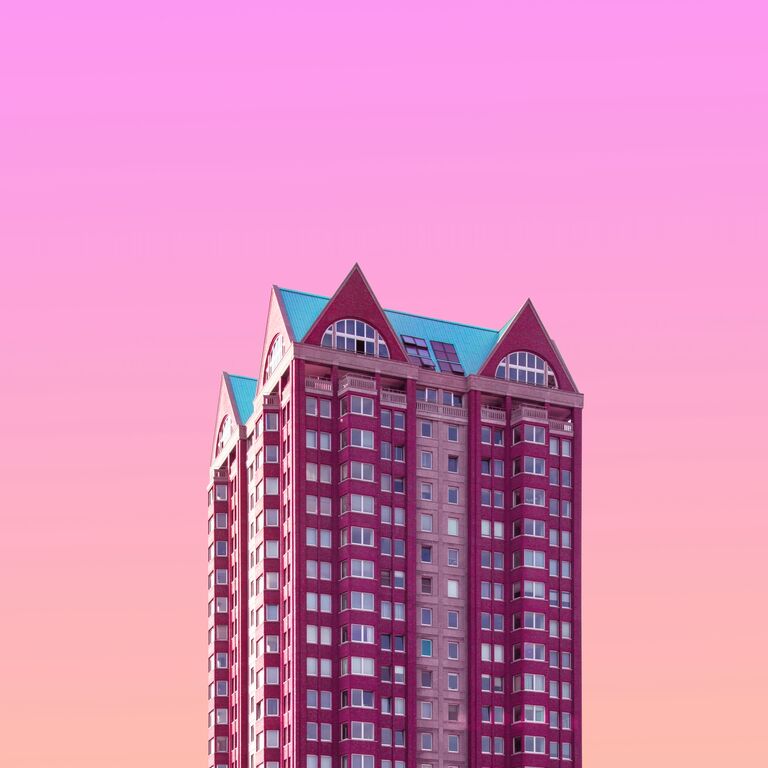 Wolkenkratzer vor pinkem Himmel Wolkenkratzer vor pinkem Himmel