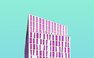 Moderne Architektur vor türkisem Himmel Moderne Architektur vor türkisem Himmel