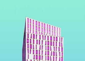 Moderne Architektur vor türkisem Himmel Moderne Architektur vor türkisem Himmel